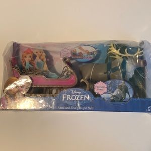 Anna and Elsa’s Royal Sled with Sven